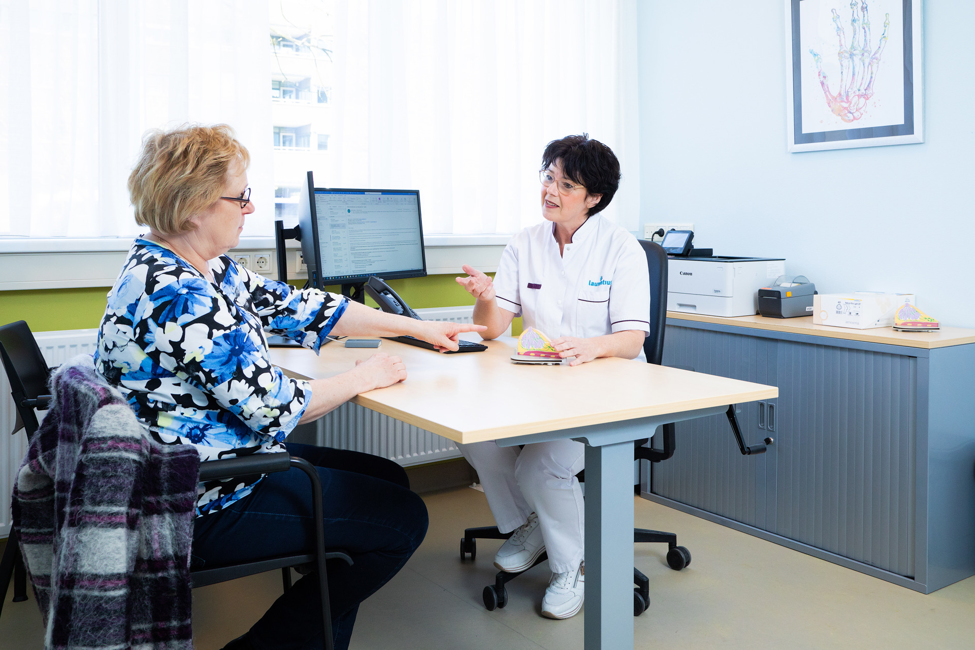 Zorgverlener En Patient Laurentius Persfoto (1)